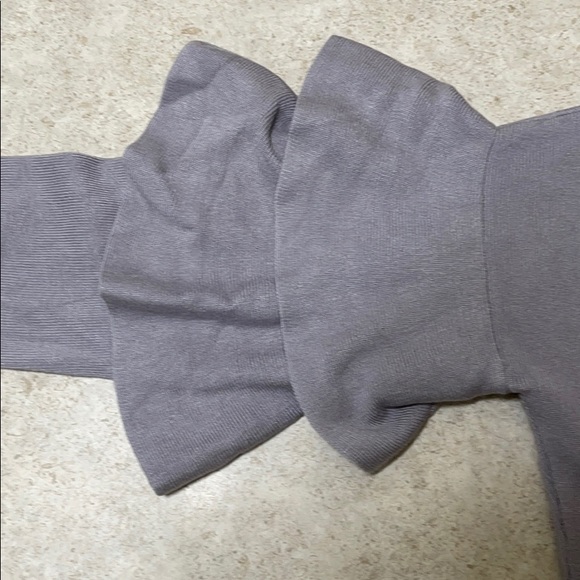 ROMEO & JULIET COUTURE RUFFLE SLEEVES LAVENDER CROP SWEATER - Picture 8 of 10